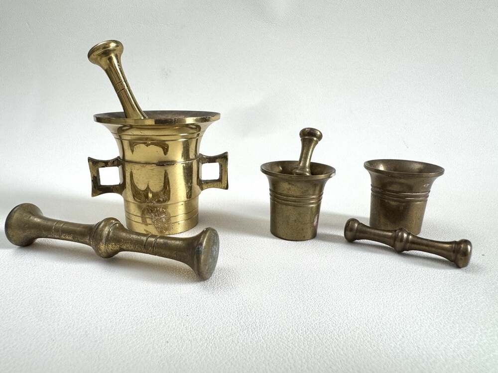 Vintage Solid Brass Mortar And Pestle Lot 7 Pieces Lederle Pharma Apothecary Mix